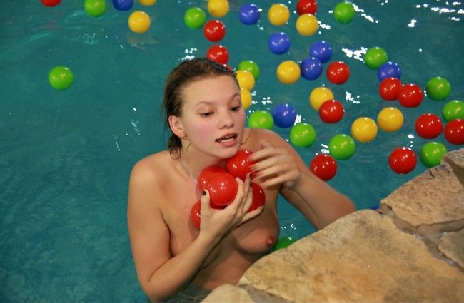 Rent a water park nudists photo